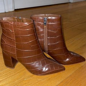 Marc Fisher Never warn dark brown boot size 5